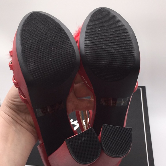 Qupid Woman’s Red Pumps Platform Heels Open Toe Real Rabbit Fur Pom Poms Size 7 - Picture 8 of 16